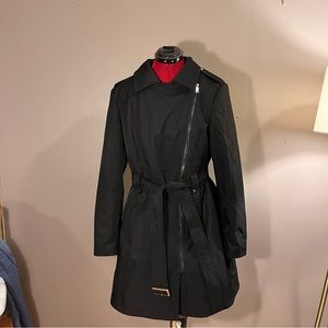Johnston & Murphy womens large black raincoat with liner